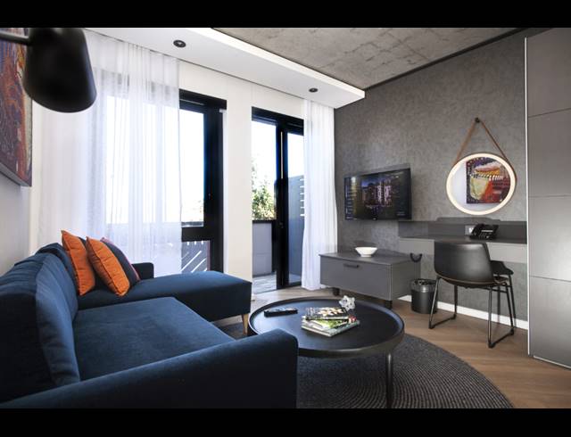 1 BEDROOM APARTMENT RENTED IN CAPE TOWN CITY CENTRE